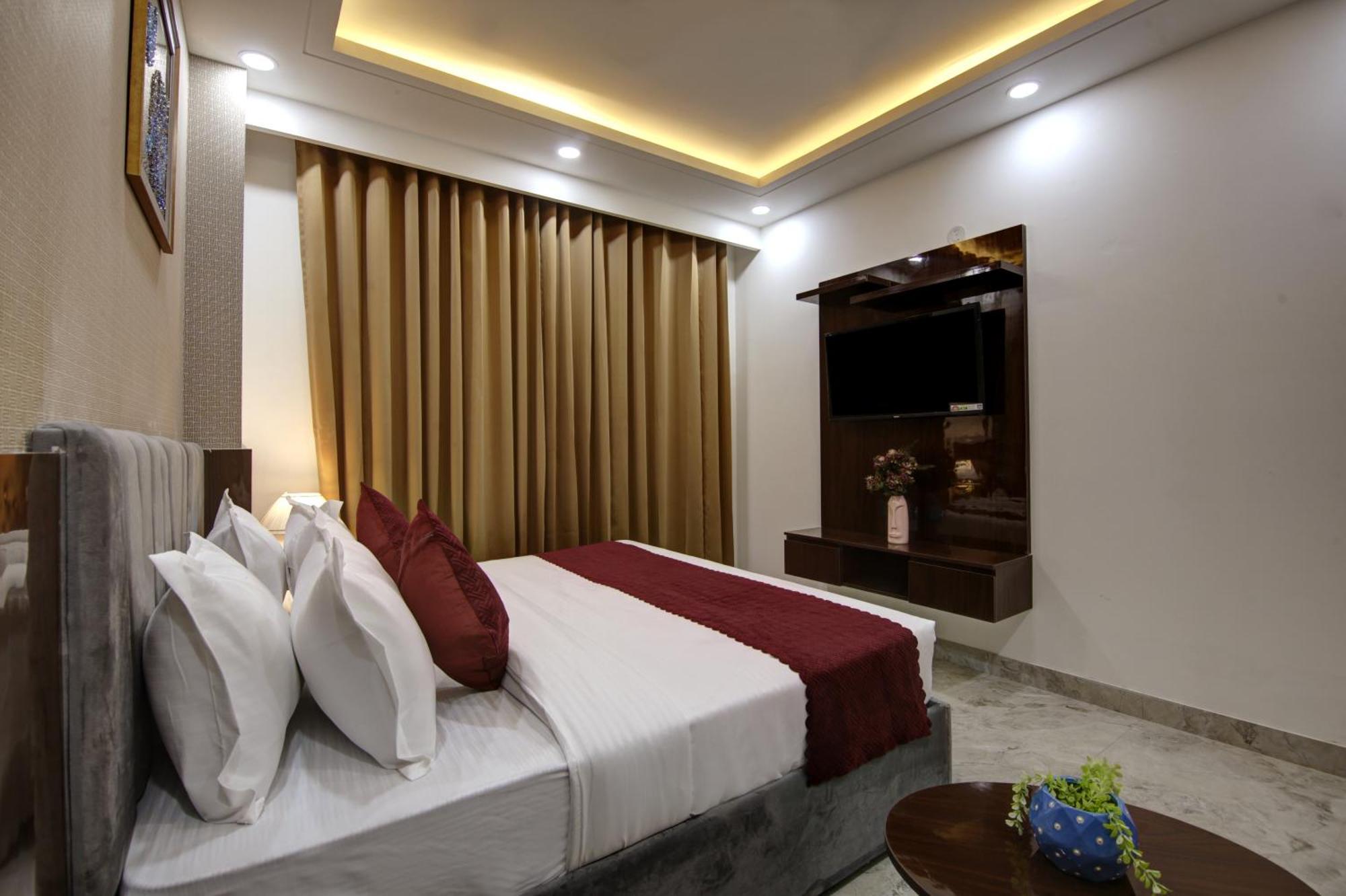 Limewood Stay - Millennium Huda City Center Gurgaon Exterior foto