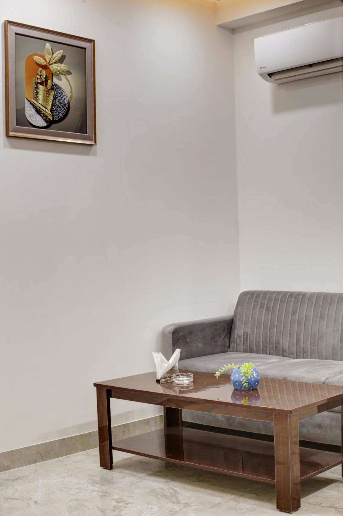 Limewood Stay - Millennium Huda City Center Gurgaon Exterior foto